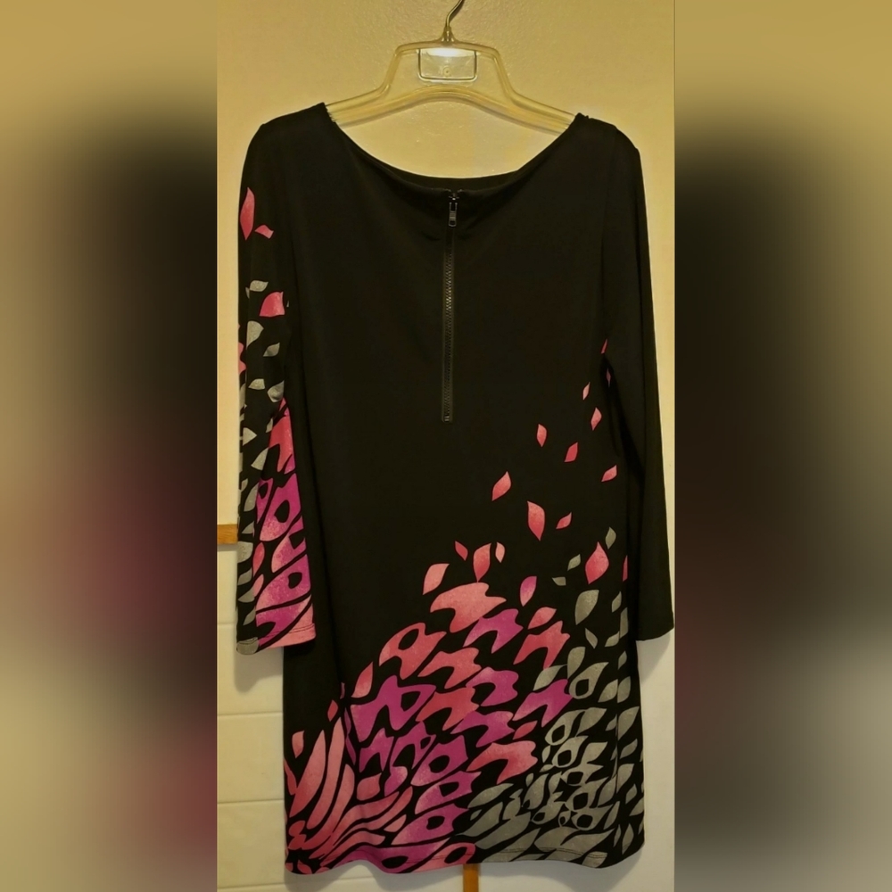 Dress - Picture 3 of 3